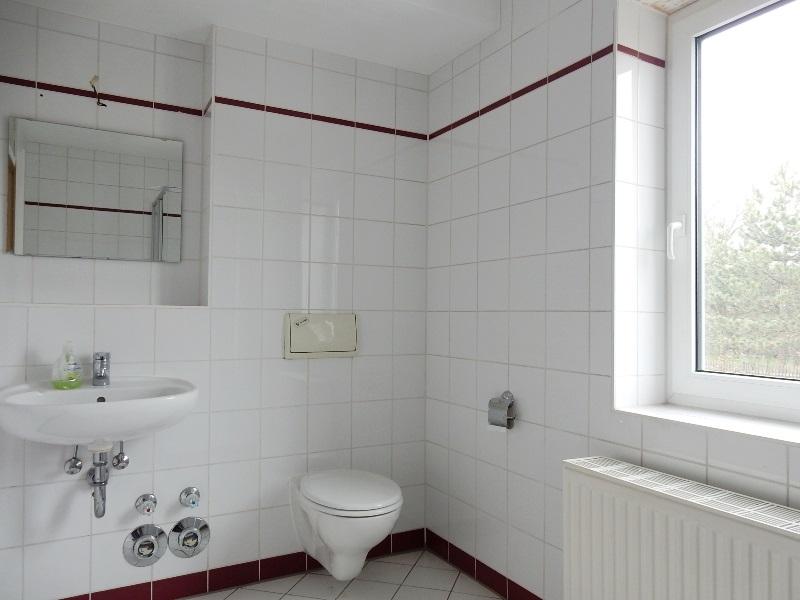 Bad mit WC und Fenster