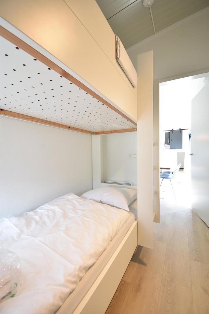 kaufen-freistehendes-ferienhaus-zwartewaal-zweites-schlafzimmer-etagenbett-recreatieadviseurs-vakantiehuistekoop-nl.jpg