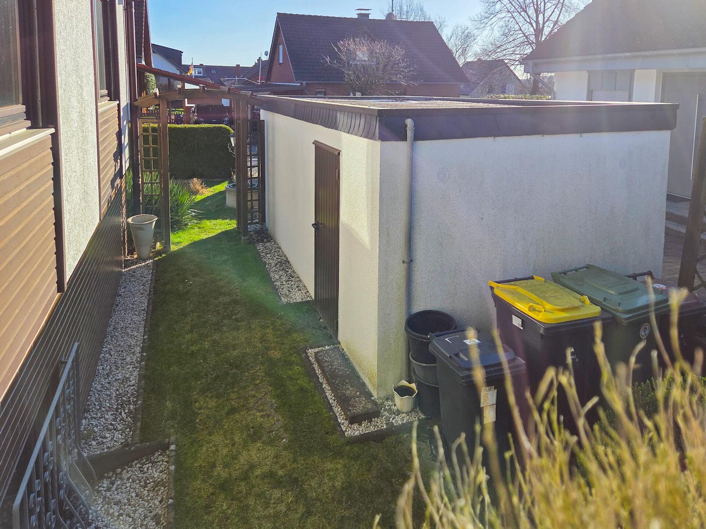 Blick zur Garage