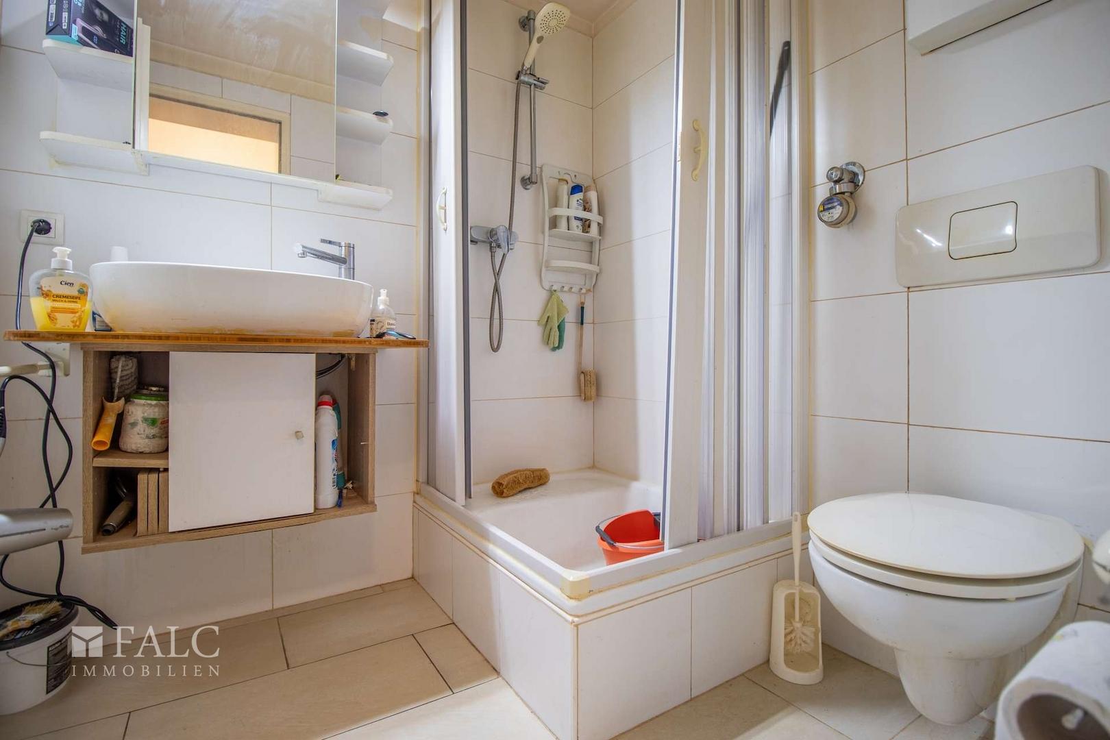 Modernes Badezimmer