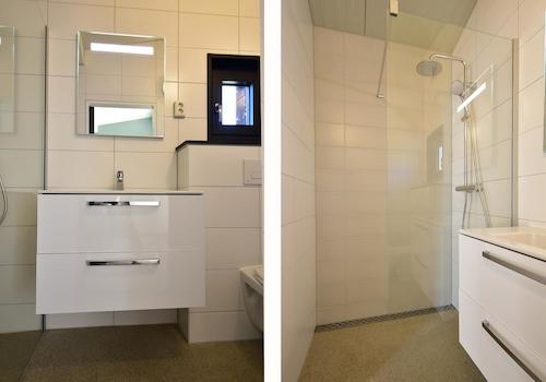 kaufen-freistehendes-ferienhaus-zwartewaal-zweites-en-suite-badezimmer-ebenerdige-dusche-recreatieadviseurs-vakantiehuistekoop-nl.jpg