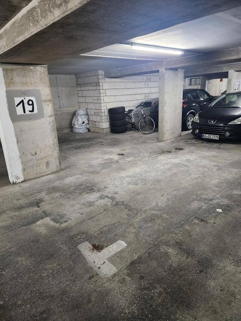 Garagenstellplatz
