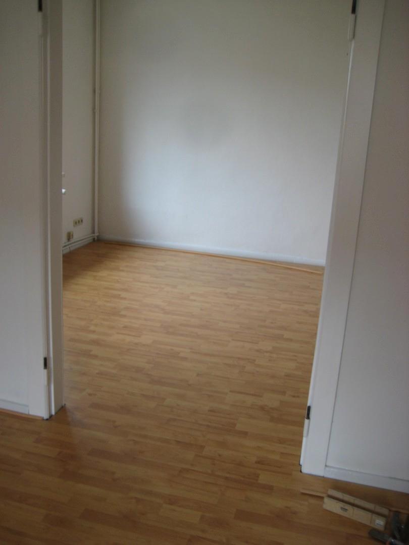 Wohnzi mit Laminat