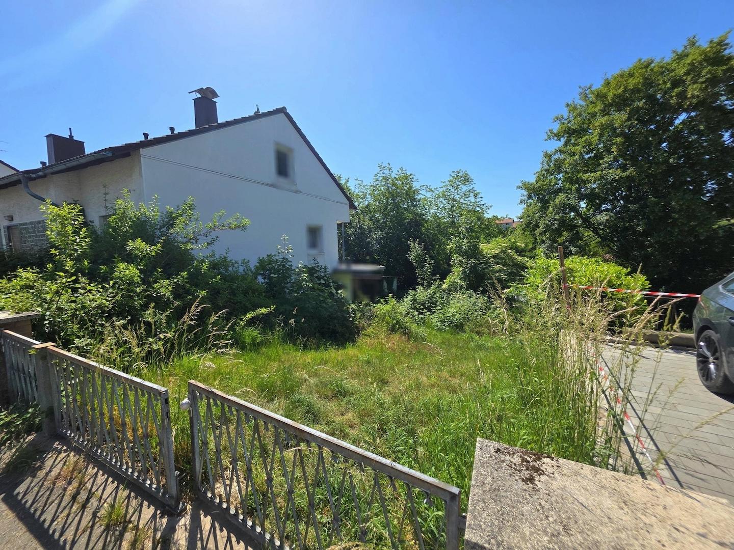 Grundstück