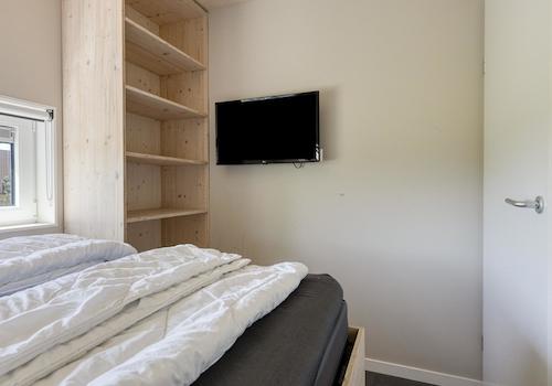 kauf-freistehendes-ferienhaus-kamperland-schlafzimmer-tischlerarbeit-tv-recreatieadviseurs-vakantiehuistekoop-nl.jpg