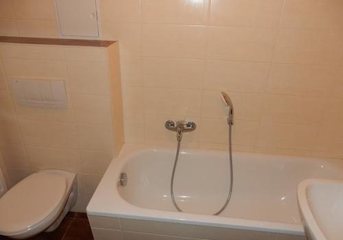 Bad mit Wanne