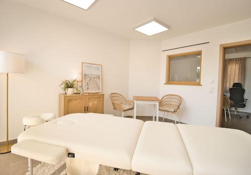 Praxisraum o. GF-Büro