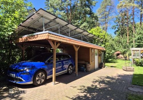 Carport mit Solardach