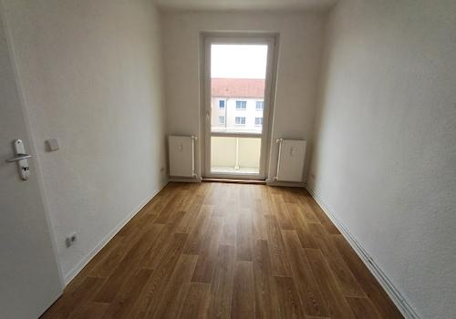Kinderzimmer 2 mit Balkon (Durchgangszimmer