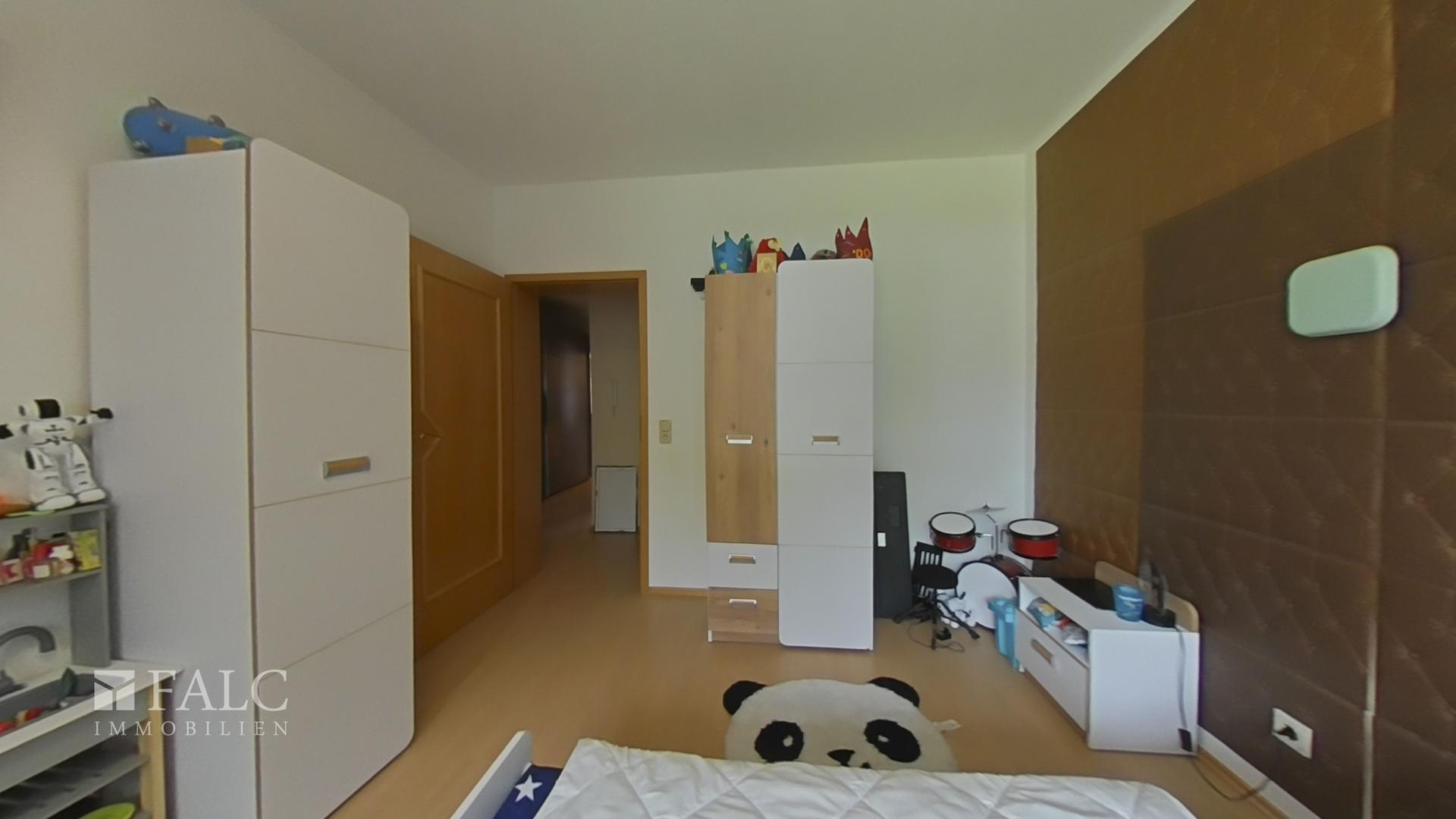 EG links Schlafzimmer