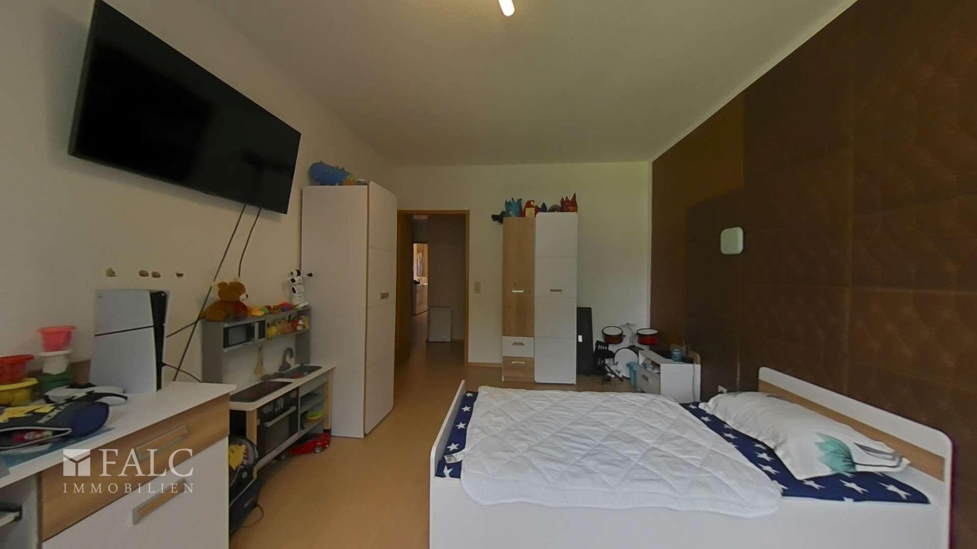 EG links Schlafzimmer