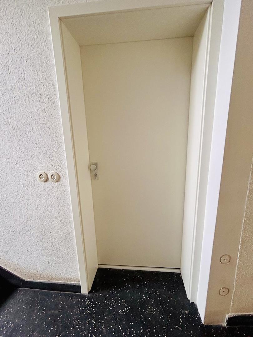 Wohnungs-Eingangstür