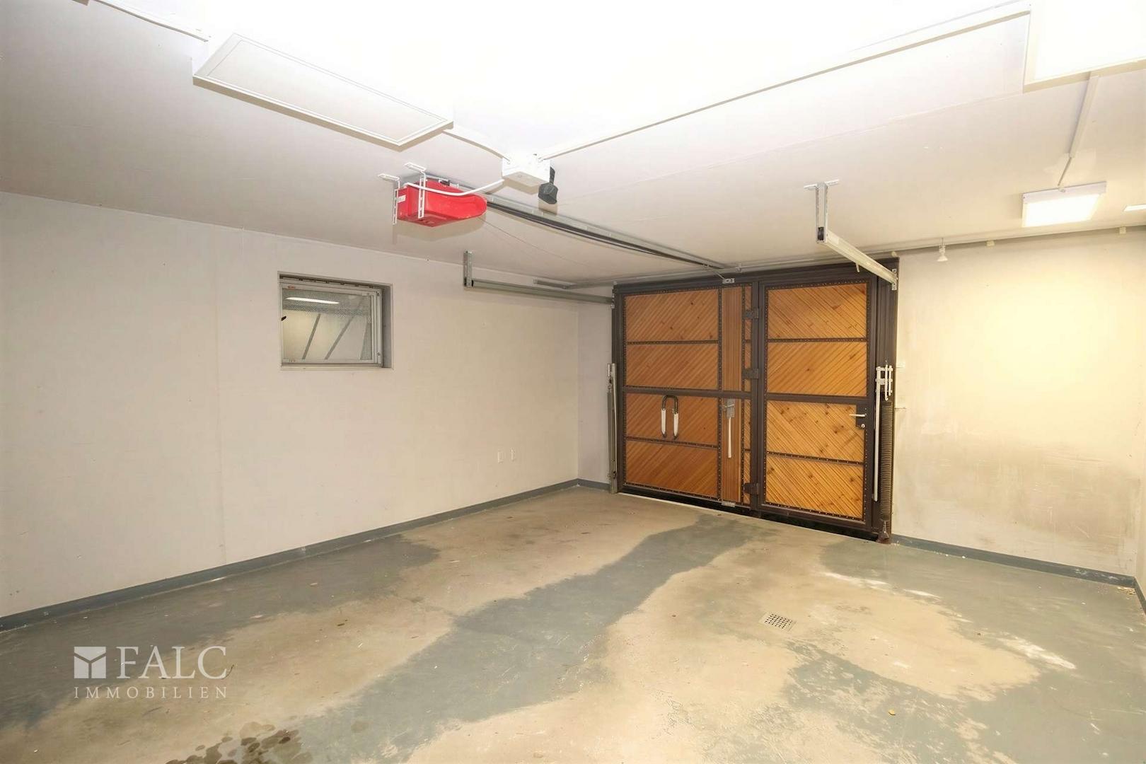 UG-Garage - (KI generiert)