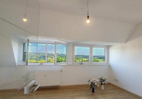 Wohnzimmerfenster mit Ausblick