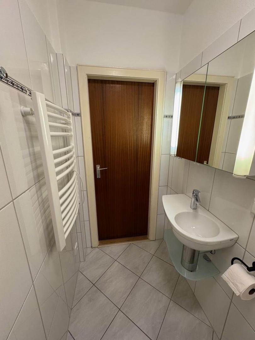 Duschbad / WC Gäste (2)