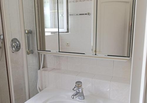 Apartment Dusche und WC