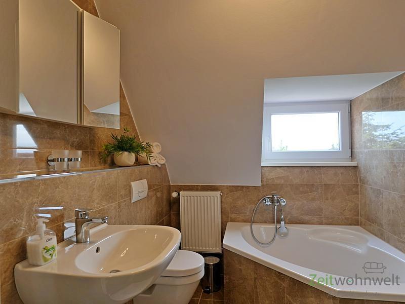 Eckbadewanne, oben