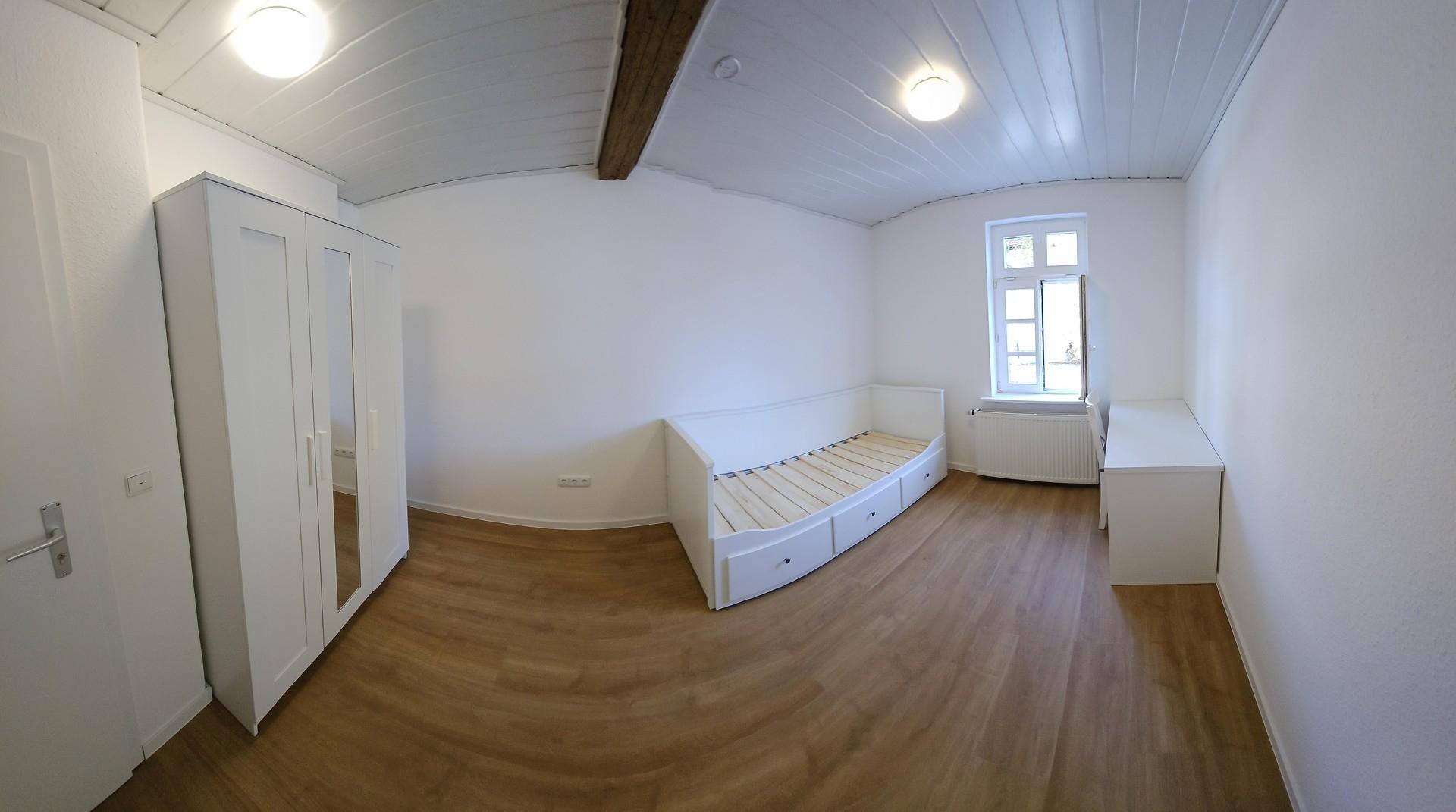 Zimmer 4 OG 