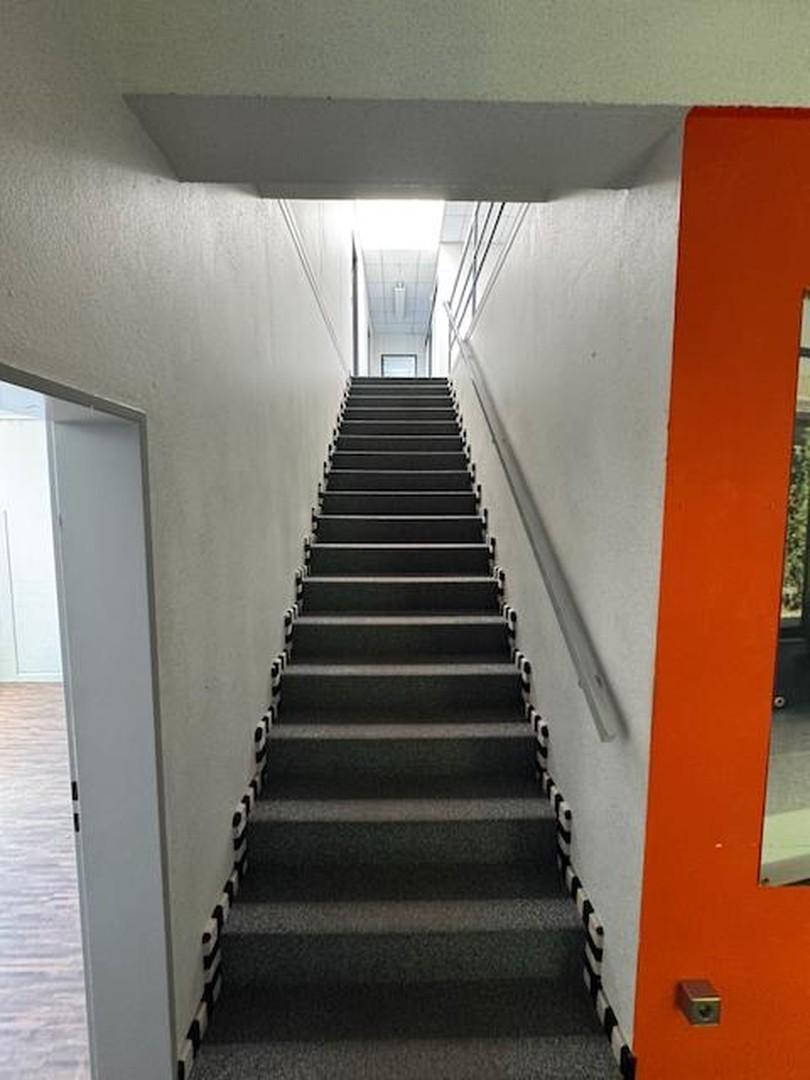 Treppenaufgang Büro