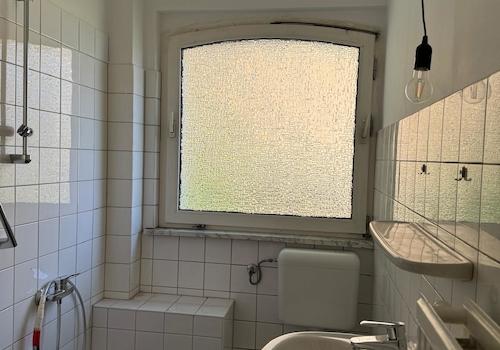 Badezimmer mit Dusche