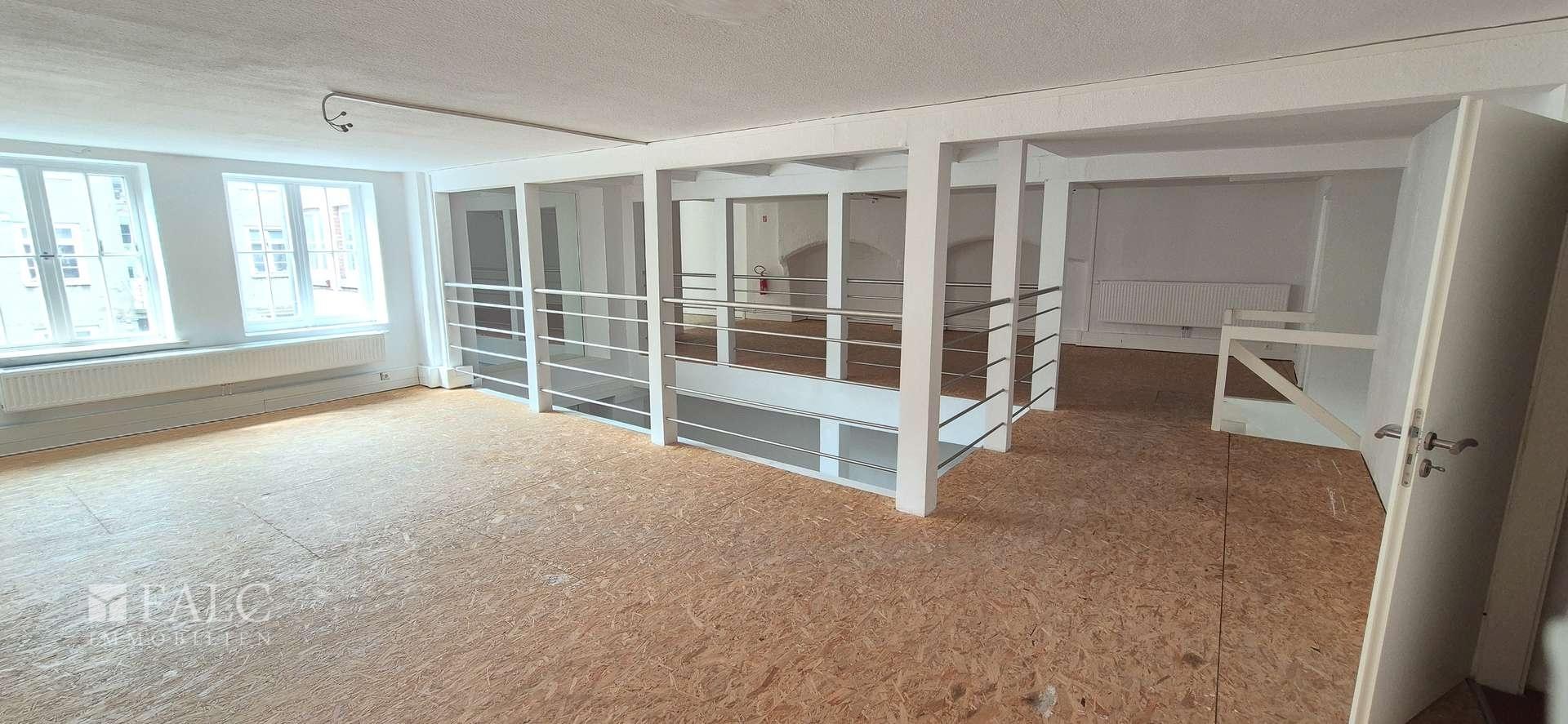 1. OG links der Galerie