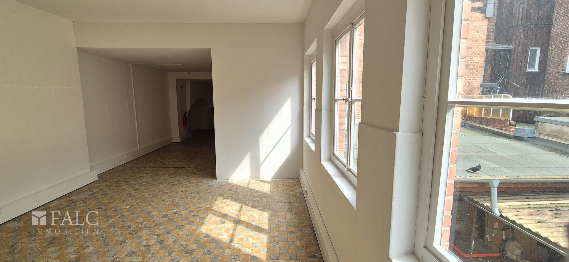 1.OG rechts der Galerie hinten