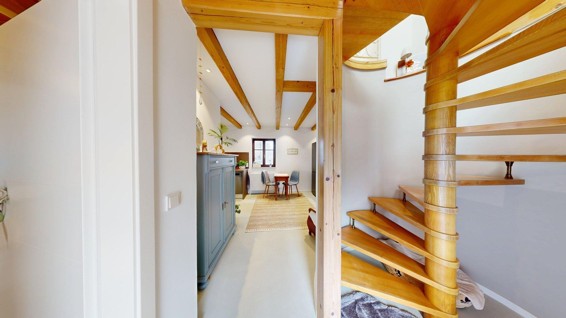 Treppe ins DG