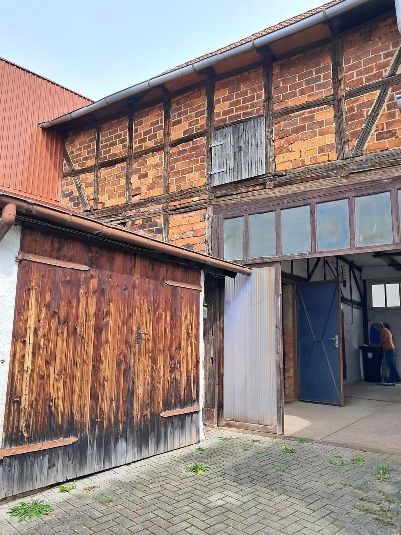 Scheune und Garage 