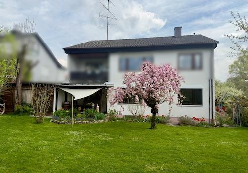 Ansicht Gebäude Gartenseite