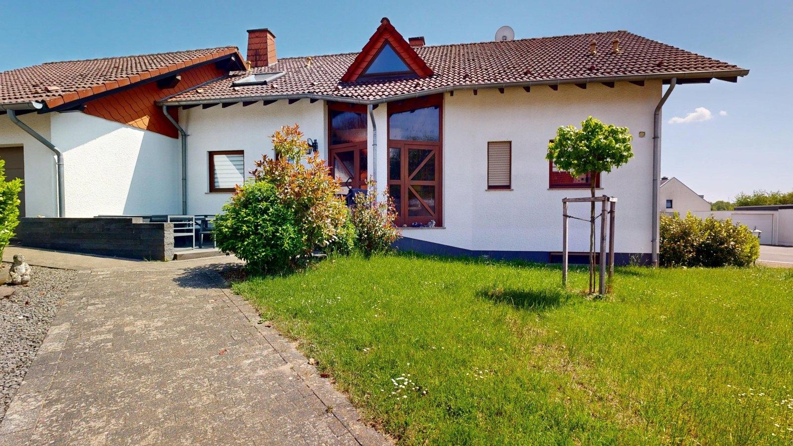 Straßenansicht
