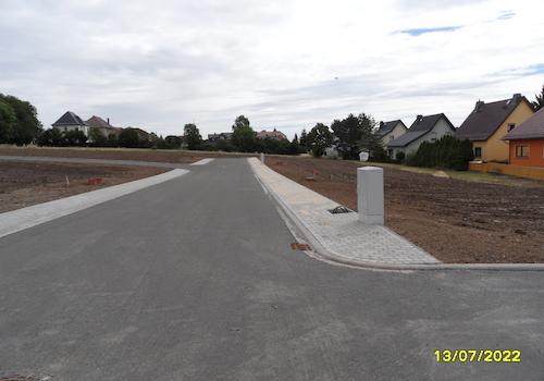 Straße mit Fußweg sind fertig