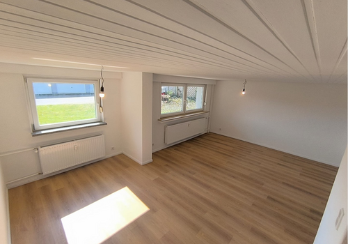 Wohn- und Schlafzimmer 