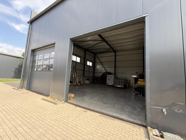 Halle optional zu mieten  (8)