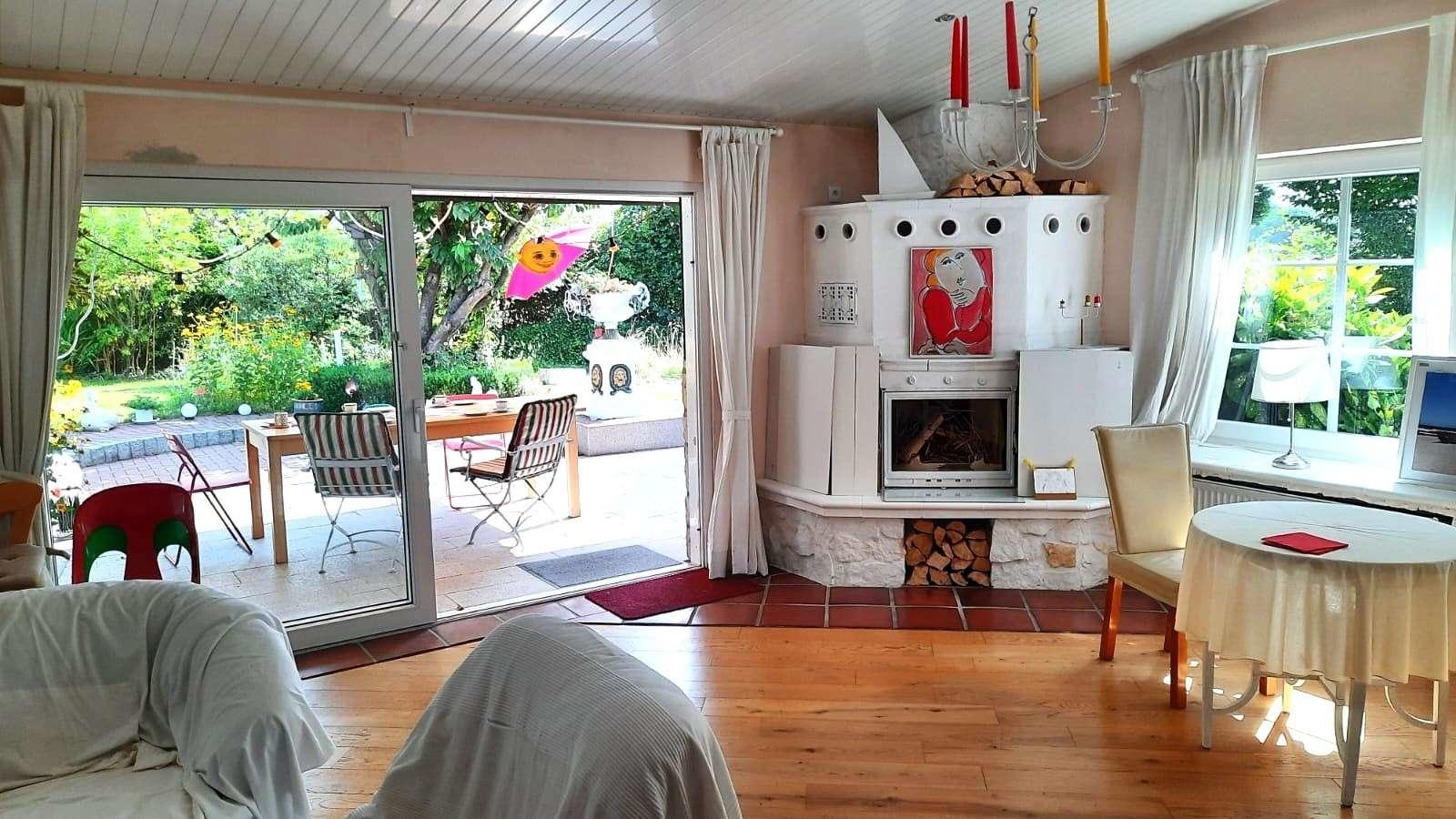 Wohnzimmer mit Kamin