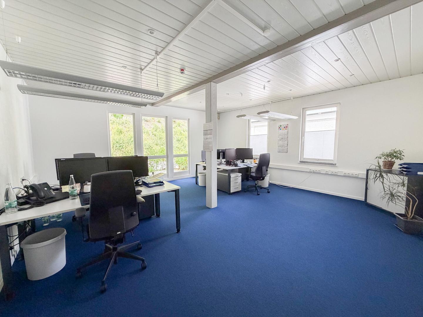 Verwaltungsgebäude: Büro