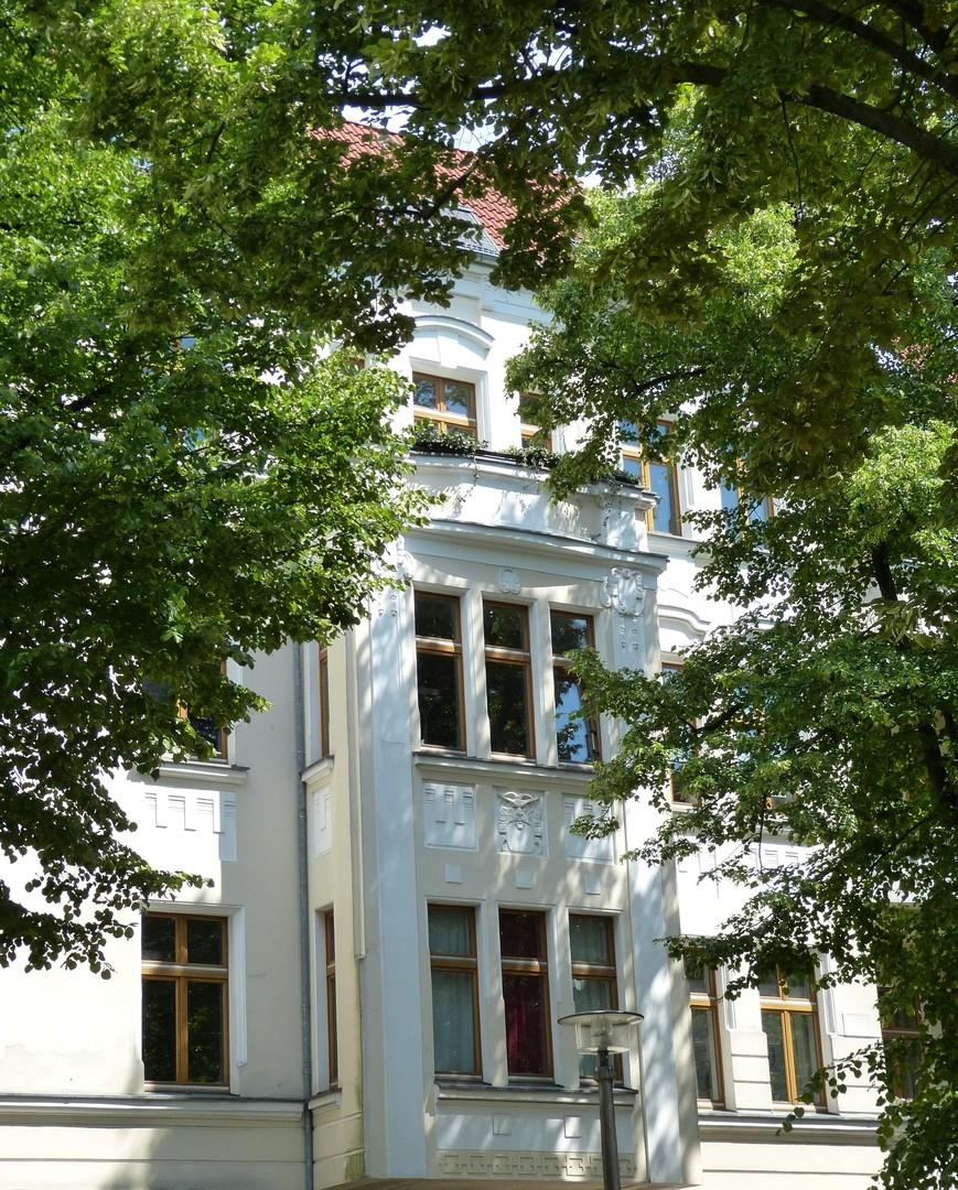 Gebäudeansicht Straßenseite