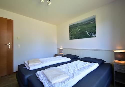 kaufen-freistehendes-ferienhaus-cochem-schlafzimmer-erdgeschoss-recreatieadviseurs-vakantiehuistekoop-nl.jpg