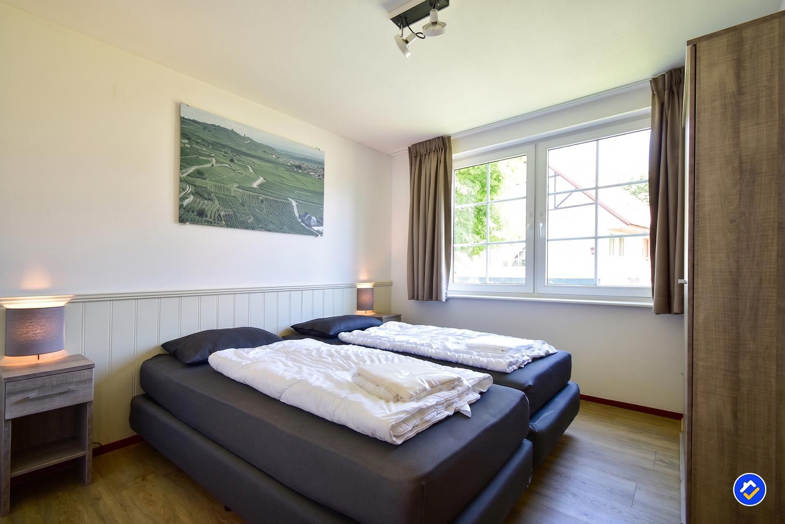 kaufen-freistehendes-ferienhaus-cochem-schlafzimmer-hell-und-komfortabel-recreatieadviseurs-vakantiehuistekoop-nl.jpg