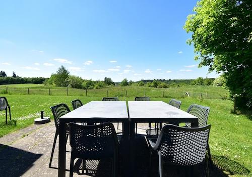 kaufen-freistehendes-ferienhaus-cochem-terrasse-und-ausblick-golfplatz-recreatieadviseurs-vakantiehuistekoop-nl.jpg