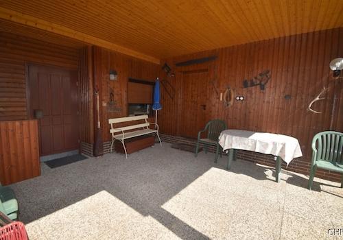 überdachte Terrasse