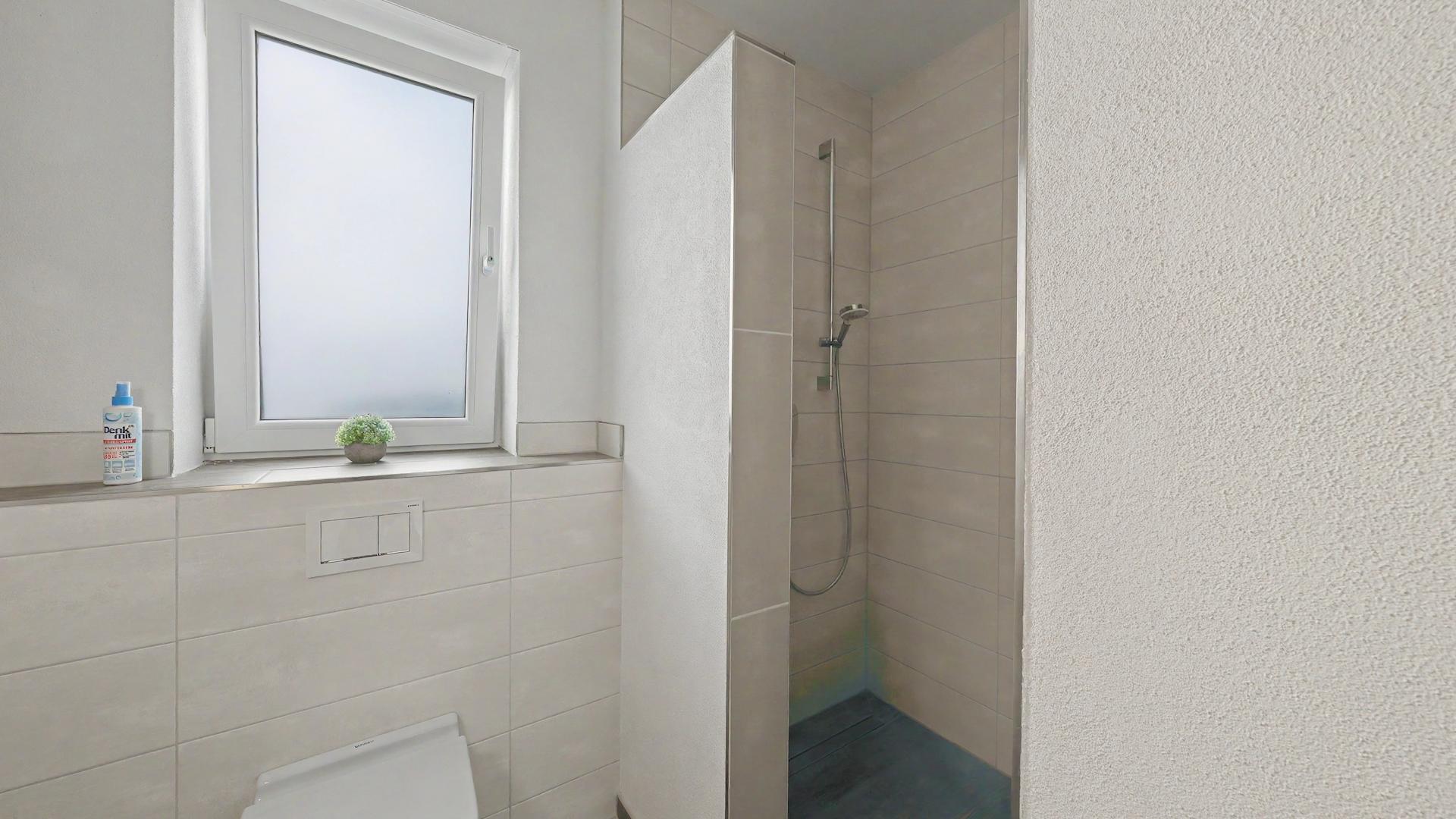 Gäste WC mit Dusche