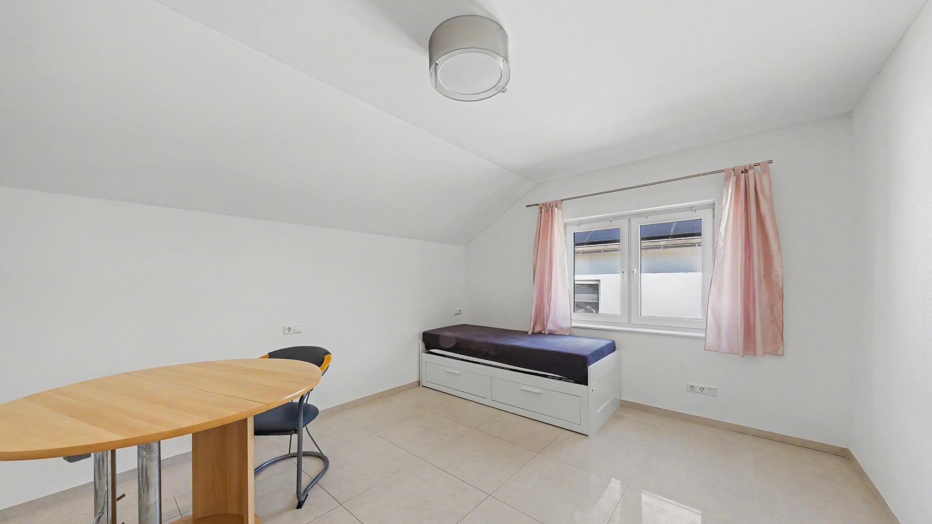 Kinderzimmer 2 / Gästezimmer Ansicht 1