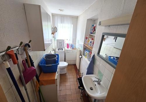 Gäste WC / Waschküche / HWR