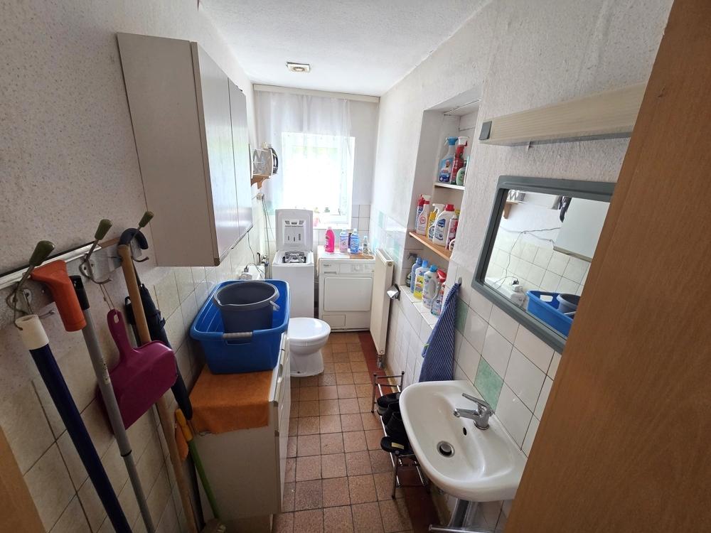 Gäste WC / Waschküche / HWR