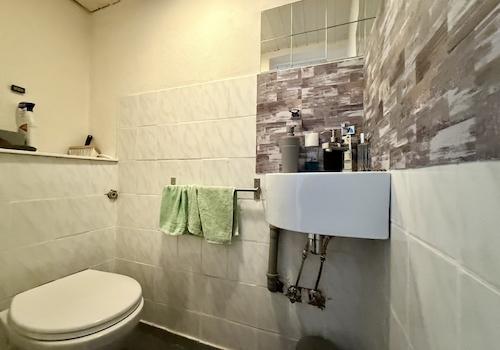 Wohnung 1: Gäste-WC