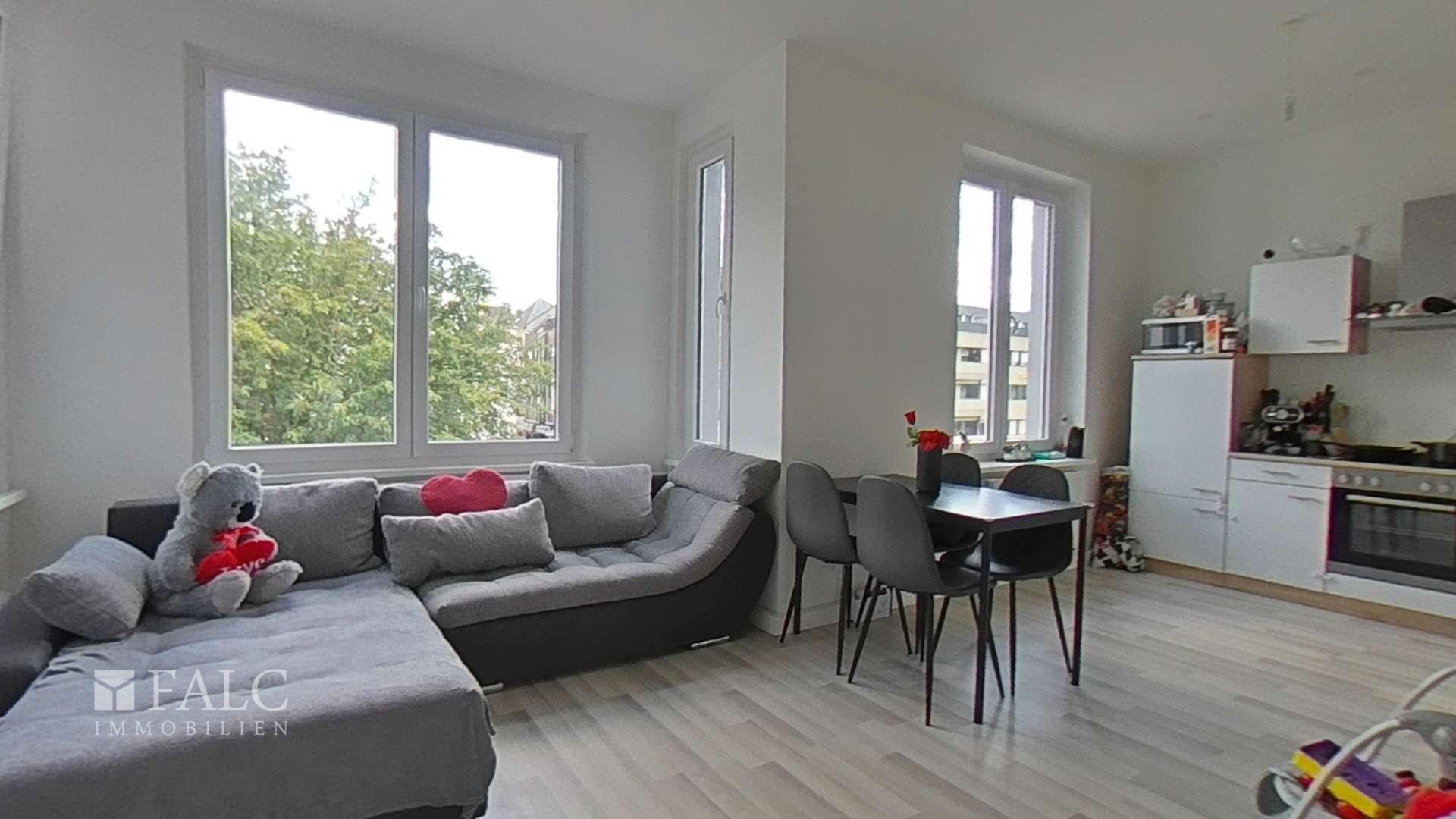 2 OG Wohnzimmer mit Küche