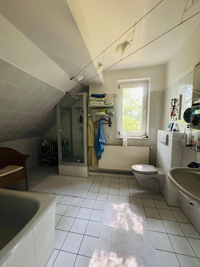 Elternbadezimmer im OG