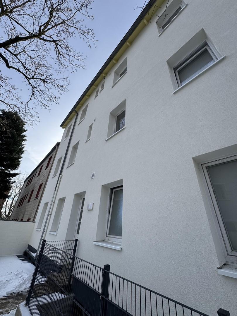 Sanierte und gedämmte Fassade 