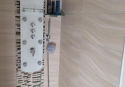 Dusche 1.OG