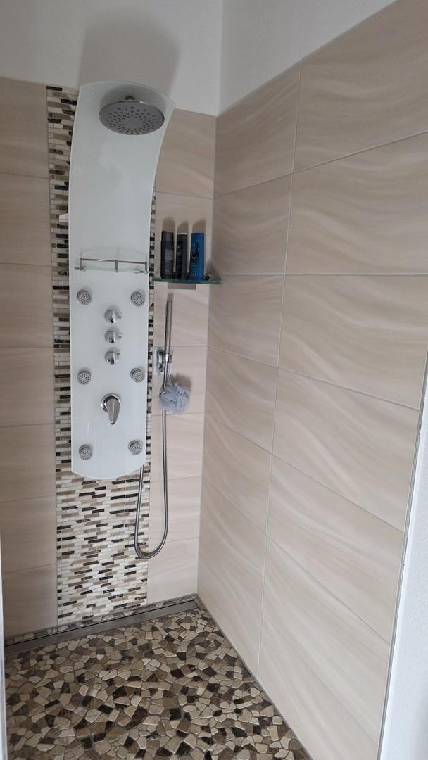 Dusche 1.OG